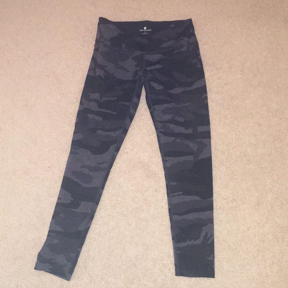 Women’s Camo Capri Leggings